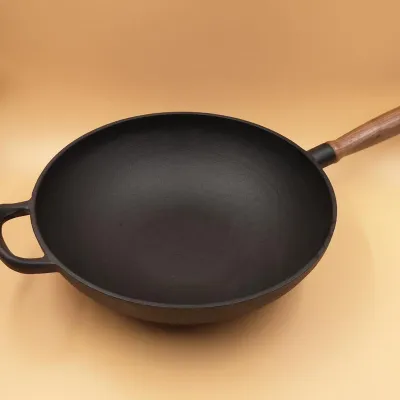 wok en fonte