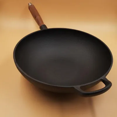 wok en fonte