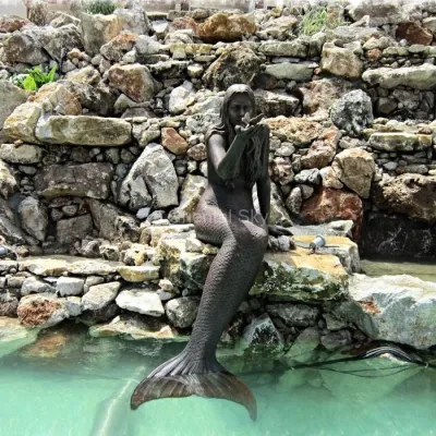 Bella scultura in bronzo della signora della statua della sirena a grandezza naturale