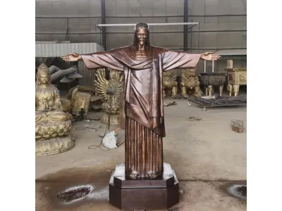 Estatua de bronce de Jesús Cristo Redentor