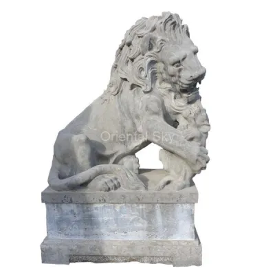 Paire de statues de lion en pierre de marbre gris grandeur nature