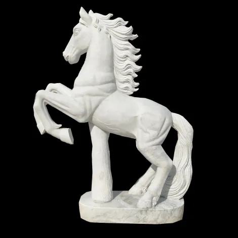 Estatua de caballo de salto de piedra de mármol blanco de tamaño natural