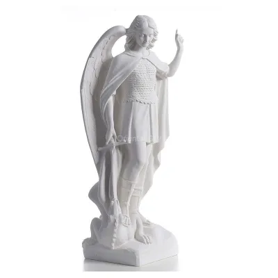 Estatua grande de piedra de mármol blanco de San Miguel Ángel con espada