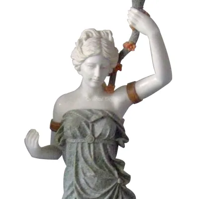 Estatua de mujer de mármol de tamaño natural con lámpara de escultura de dama de piedra clara