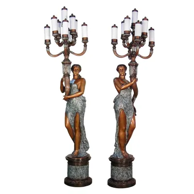 Lampada da interno in metallo a candelabro con statua di donna in bronzo