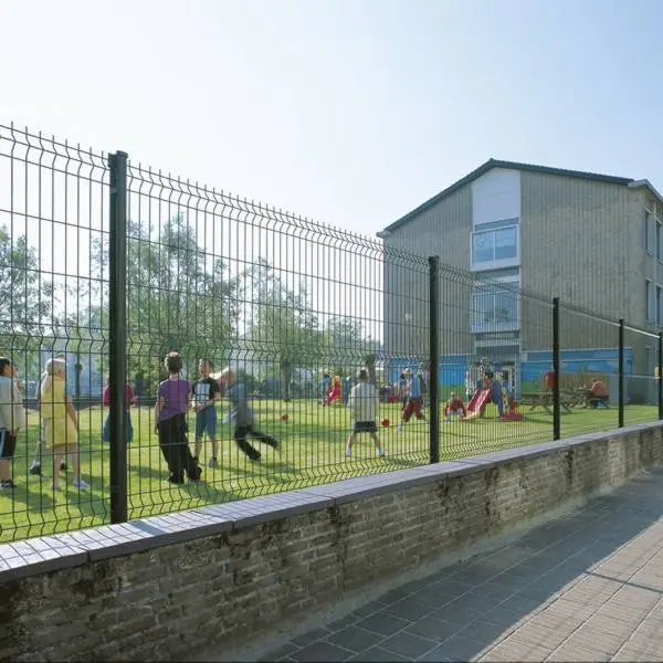 curvy-welded-fence-kindergartens.jpg