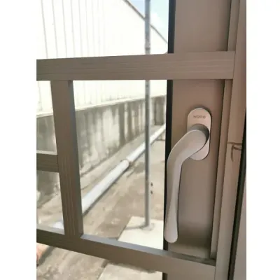 Fenêtre à battant en aluminium à rupture thermique avec trempé