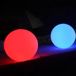 Mehrfarbiges wasserdichtes LED-Solarball-Außenlicht aus Kunststoff