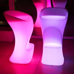Flerfärgad plast hög stol led avföring kafé RGB led stol stol trädgårdsstol för nattklubb bar park bröllop dekoration