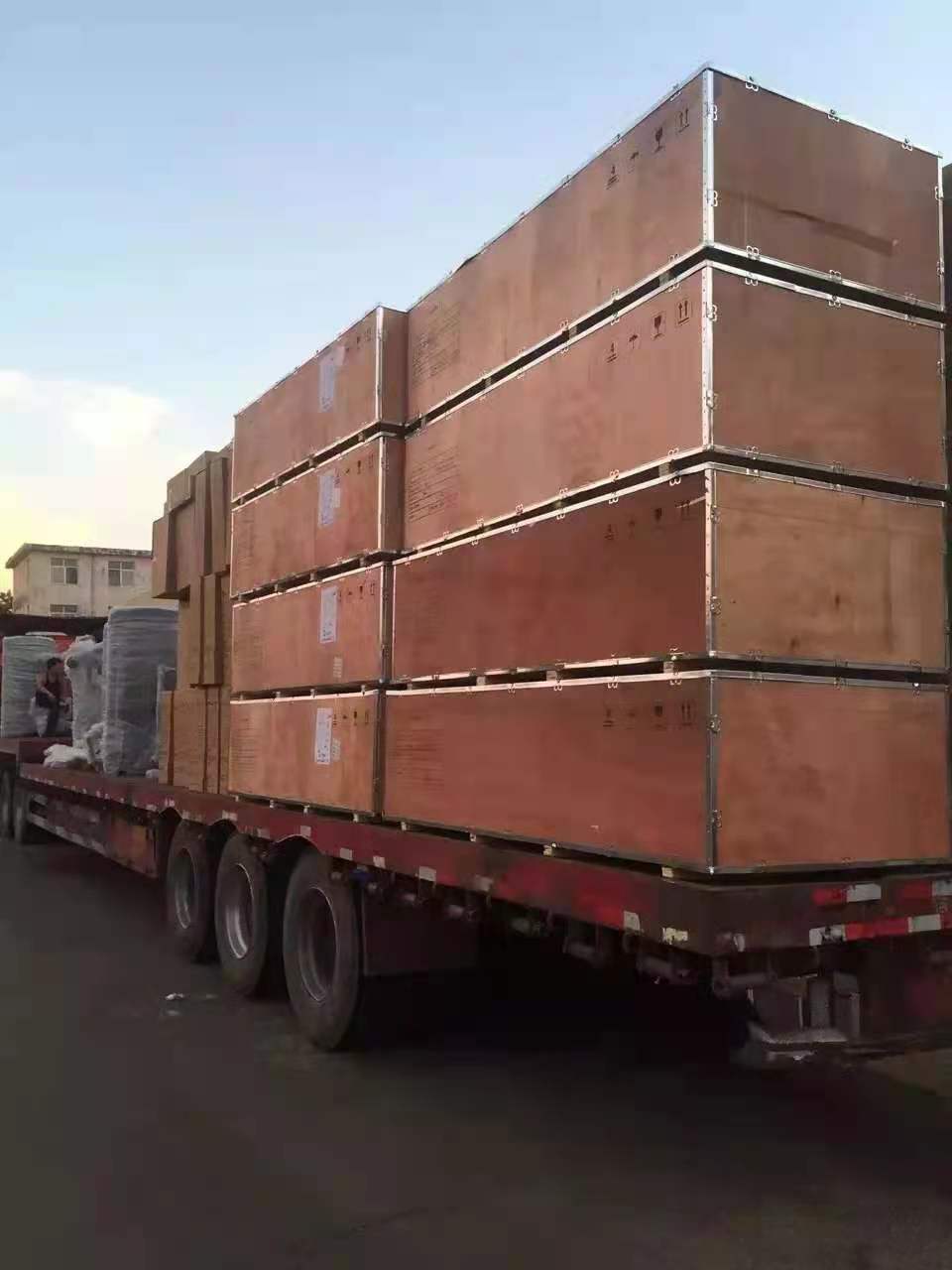Three Trucks Fitness Equipment Shipped Before  Chinese Labor Holiday