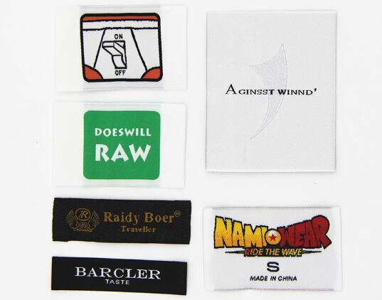 How to customise your t-shirt with woven labels and neck-tag printing