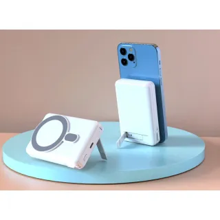 PB0604 Qi2 10000mAh Magnetic Power Bank with Kickstand