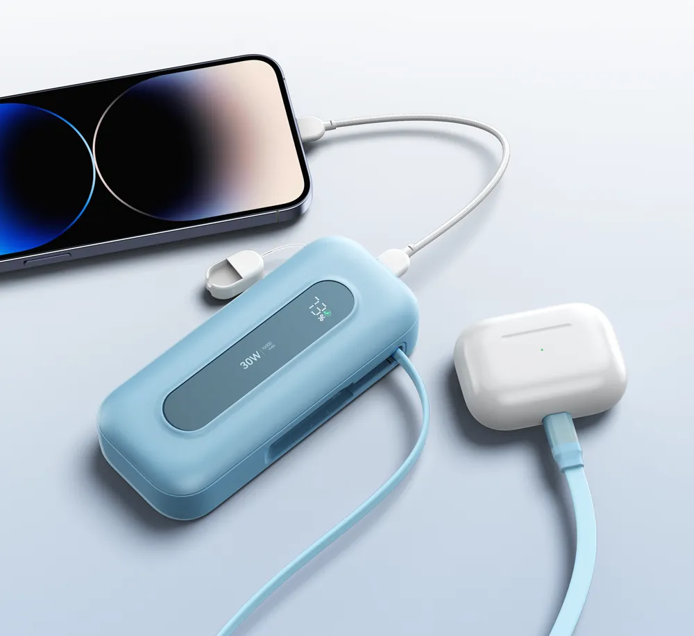 PB0901 10000mAh Power Bank with Retractable Cable+C to Lightning/C Lanyard