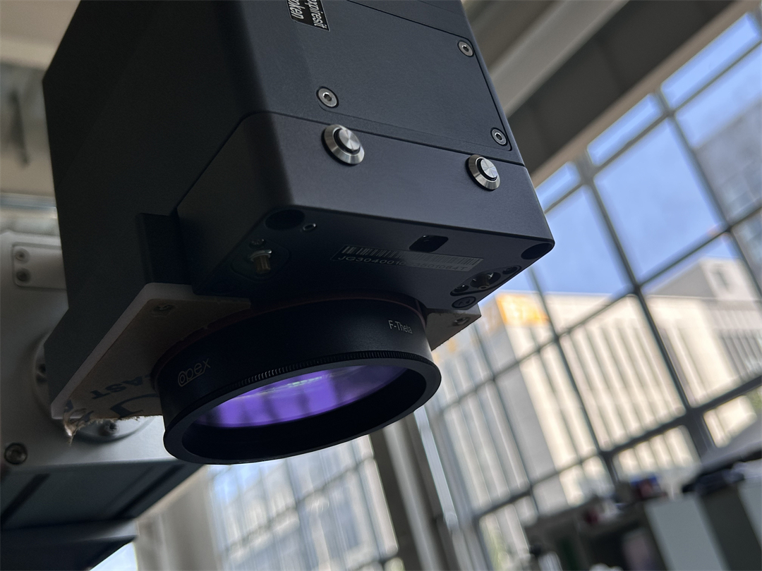 Camera positioning function, computer control to achieve more accurate laser marking Camera positioning function, computer control to achieve more accurate laser marking