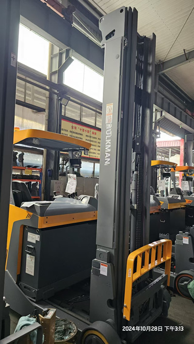 Unveiling the Future of Warehouse Efficiency: Our Premium 2T, 8m, Three-Section Mast Electric Reach Truck for Chilean Clients Unveiling the Future of Warehouse Efficiency: Our Premium 2T, 8m, Three-Section Mast Electric Reach Truck for Chilean Clients