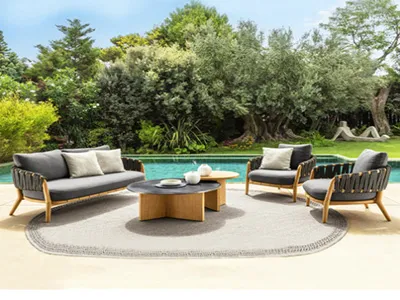 Outdoor Furniture Made of Waterproof and Sun-Shade Rattan Material
