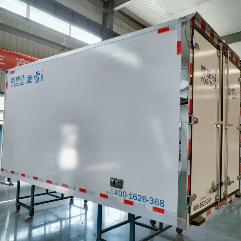 XPS Refrigerated truck