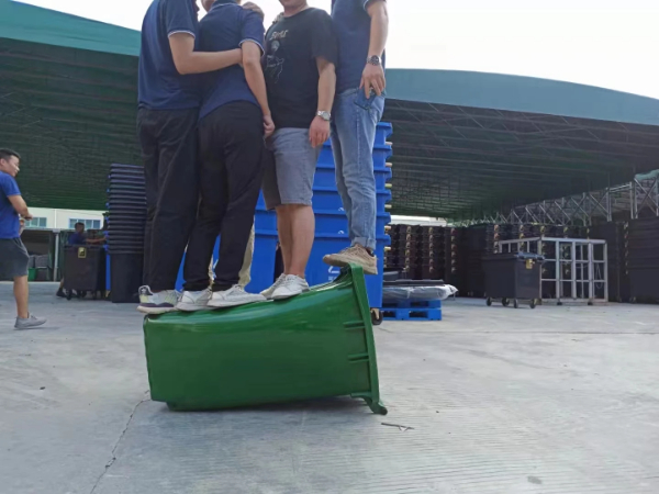 Fly-top Trash Can  60 Liter Outdoor and Indoor Use
