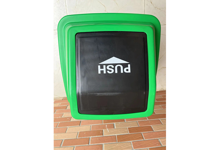 Fly-top Trash Can  60 Liter Outdoor and Indoor Use