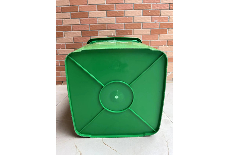 Fly-top Trash Can  60 Liter Outdoor and Indoor Use