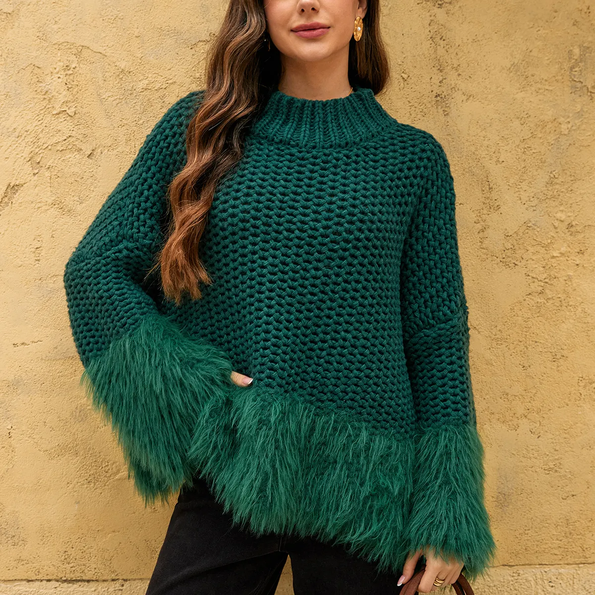 Pulover feminin verde cu franjuri