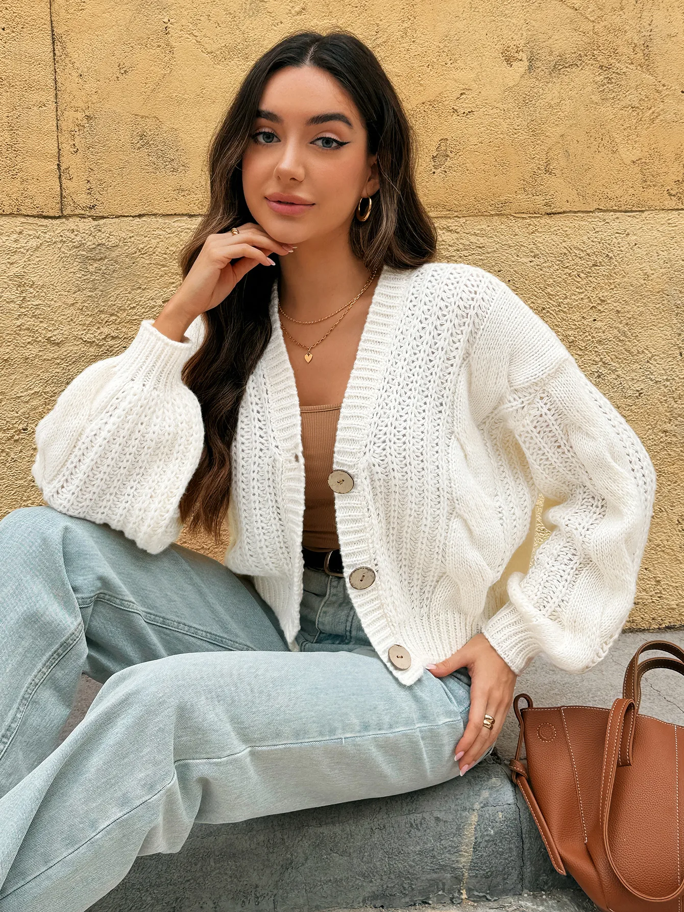 Cardigan feminin alb scurt