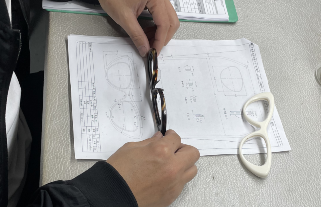 Bespoke Eyewear: The Future of Designer Frames Bespoke Eyewear: The Future of Designer Frames