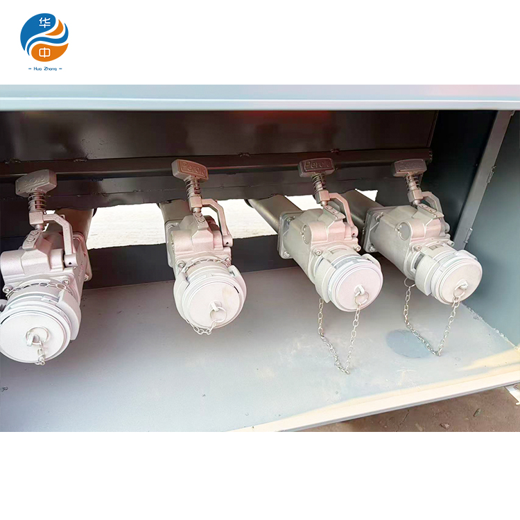 HOWO NX Fuel Tanker truck - Export Model for the Democratic Republic of Congo HOWO NX Fuel Tanker truck - Export Model for the Democratic Republic of Congo