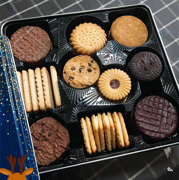 Fully automatic high-speed cylinder vacuum forming machine