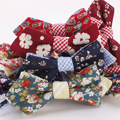 Change your tie into a bow tie! How can Christmas be without it-[Handsome tie]