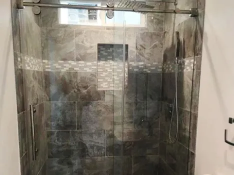 Wie wählt man die Duschtür?