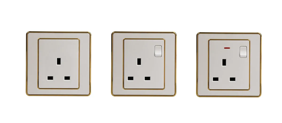 Chrome Color Frame 3 Pin Switched BS Wall Socket Outlet with Neon