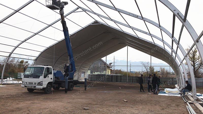 Curve roof tent for tennis court