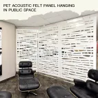 PET akustisk filtpanel hängande i det offentliga rummet