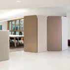 Сгъваеми разделители, приложени в работното пространство, направени от PET акустичен филцов панел
