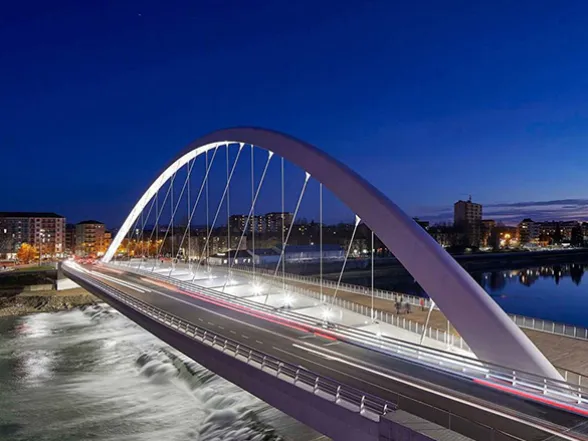 Строительство большепролетных автомобильных мостов с использованием ПК стренги