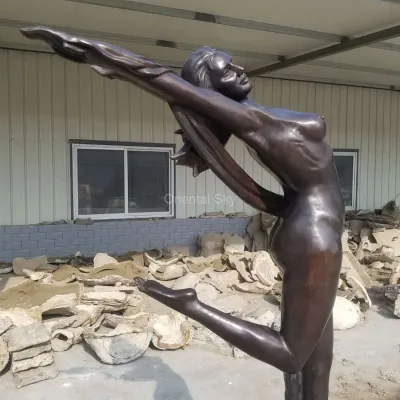 Scultura di figura femminile nuda della statua della signora danzante in bronzo a grandezza naturale