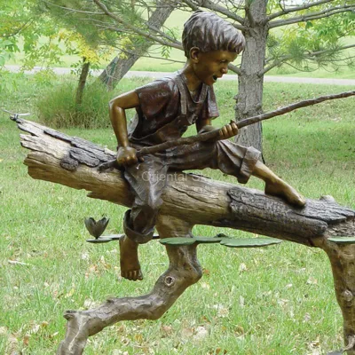 Estátua em tamanho real de bronze de menino de pesca escultura de metal ao ar livre