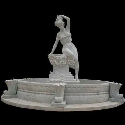 Grande fontana d'acqua in pietra di marmo all'aperto con statua della signora