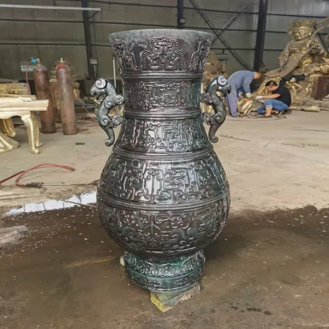 Vaso in bronzo antico grande in metallo cinese antico per giardino