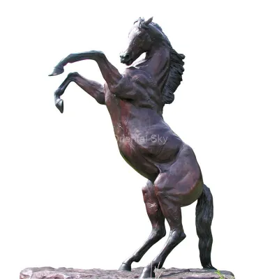Statua di cavallo stallone in bronzo a grandezza naturale