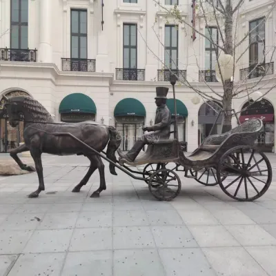 Escultura de bronce al aire libre del parque del metal de la estatua del carro de caballos