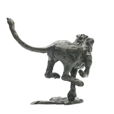 Statua del leone in esecuzione in bronzo a grandezza naturale