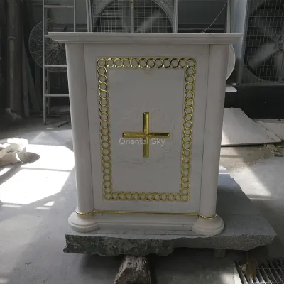 Altar de pedra de mármore branco com dourado dourado