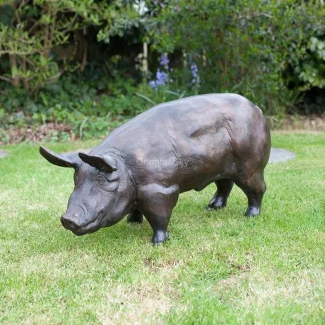 Lebensgroße Bronze-Schwein-Statue-Metallpark-Skulptur