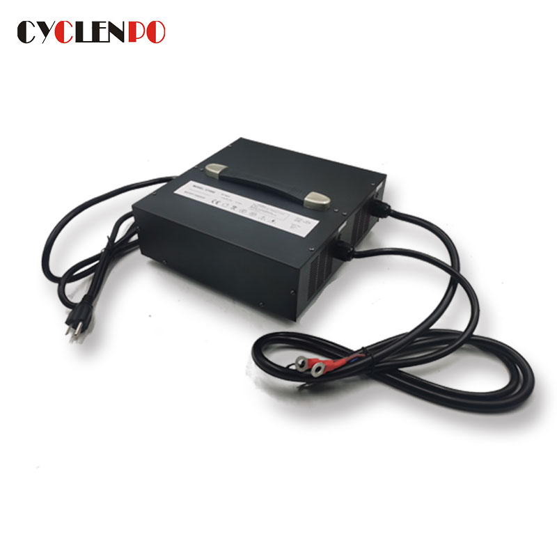 Two Outputs Lifepo4 Lithium Ion Battery Charger 36V 10A / 12V 30A