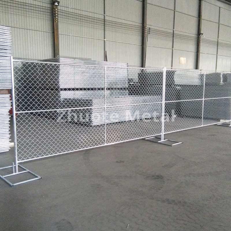 Chain link temp fencing