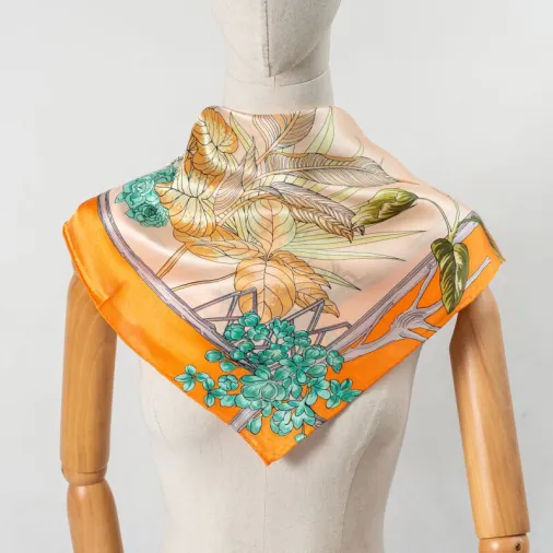 Pañuelo cuadrado de seda para mujer con estampado digital de nuevos diseños clásicos