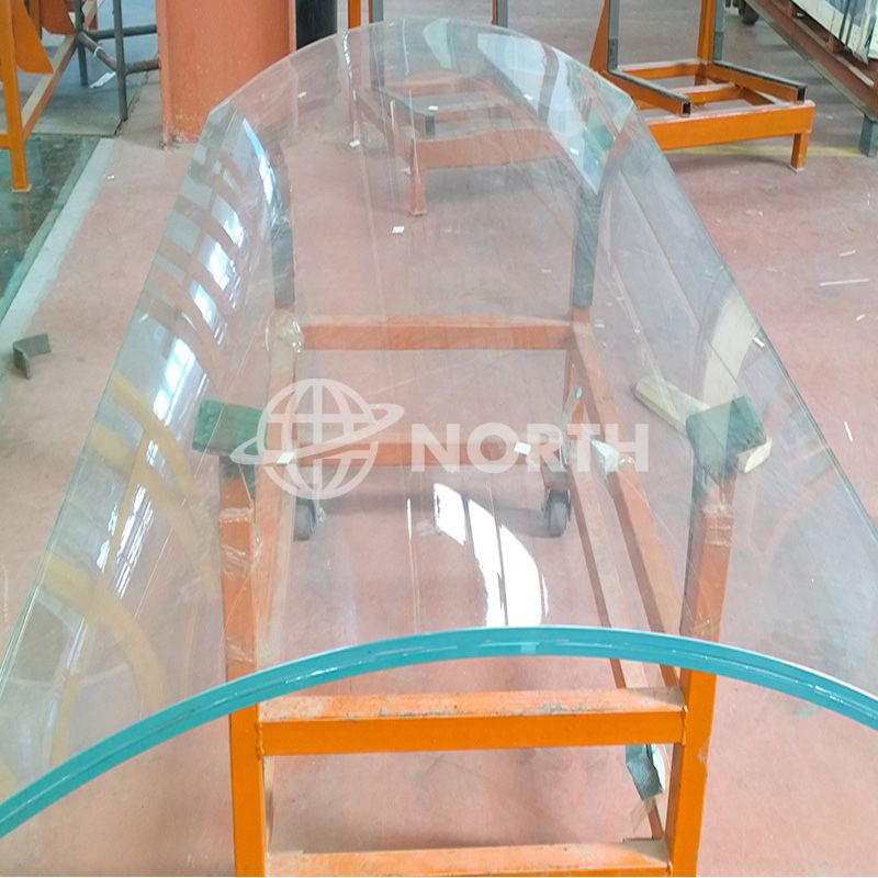 13.52mm透明钢化弧形夹层玻璃供应商，低铁6.6.4厚弯膜批发玻璃