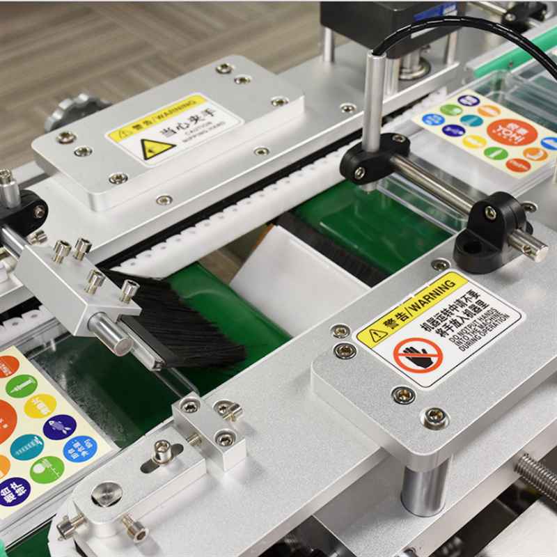 Automatic top bottom labeling machine